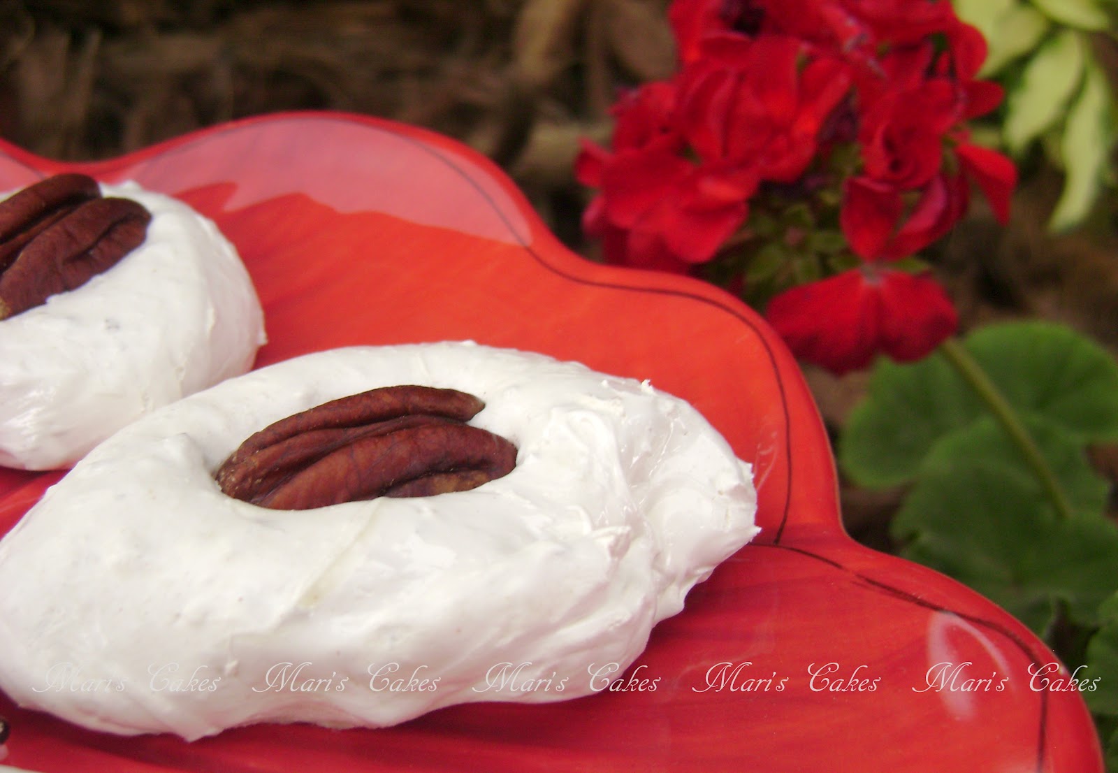 Divinity Fudge, Los Suspiritos Divinos! Mari's Cakes