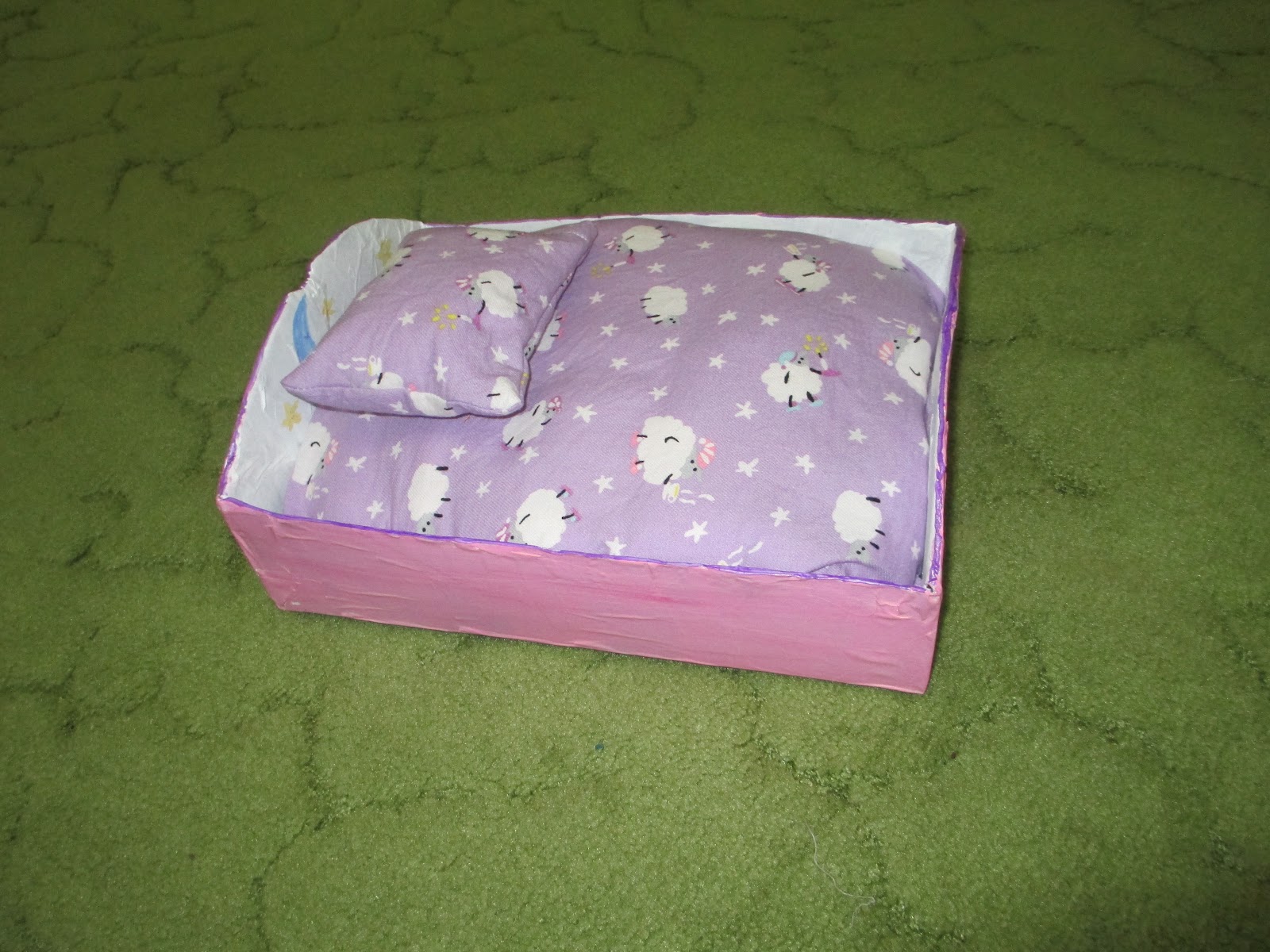 (Z&D) Doll's DIY cardboard box Bed...