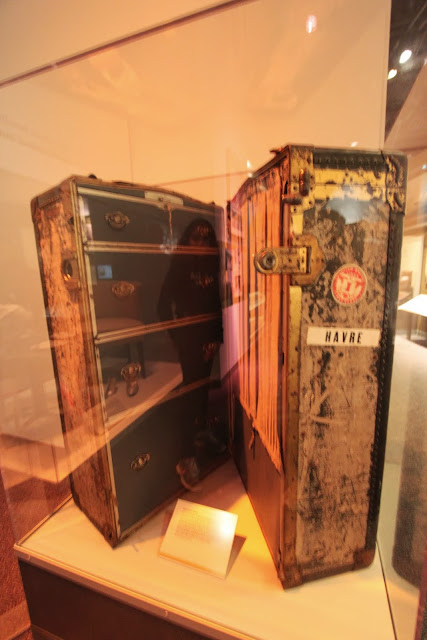 That's how the huge luggage in the early days at National Museum of American History in Washington DC, USA That's how the huge luggage in the early days at National Museum of American History in Washington DC, USA