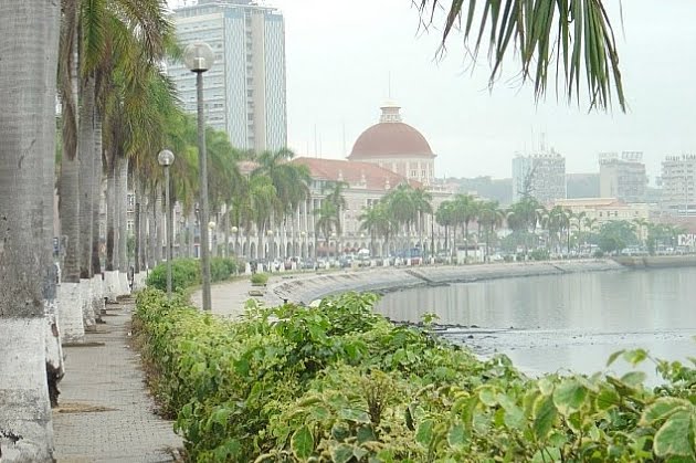 Amanhecer na Marginal de Luanda