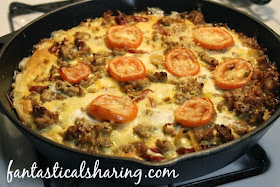 Hashbrown Potato & Sausage Quiche | This quiche is cooked right in a cast iron skillet with a hashbrown crust and gouda cheese #breakfast #recipe #castiron