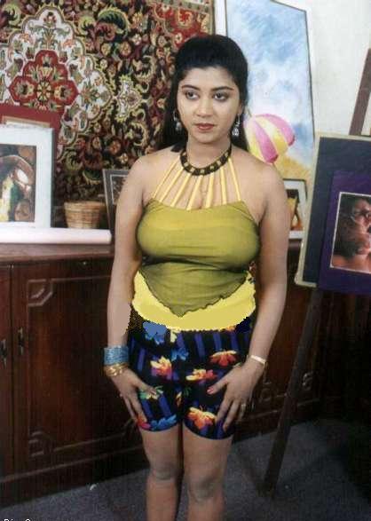Hunting Actress: Picture of Sexy Mallu Masala Actress Devika