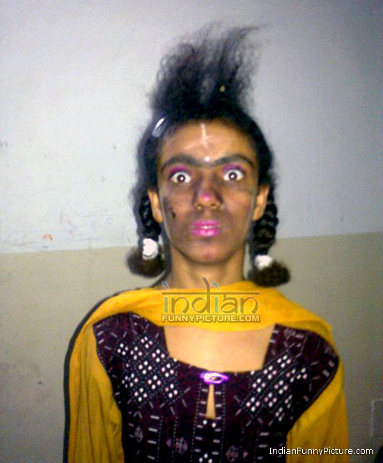 Funny Indian Desi Girl Face...!!