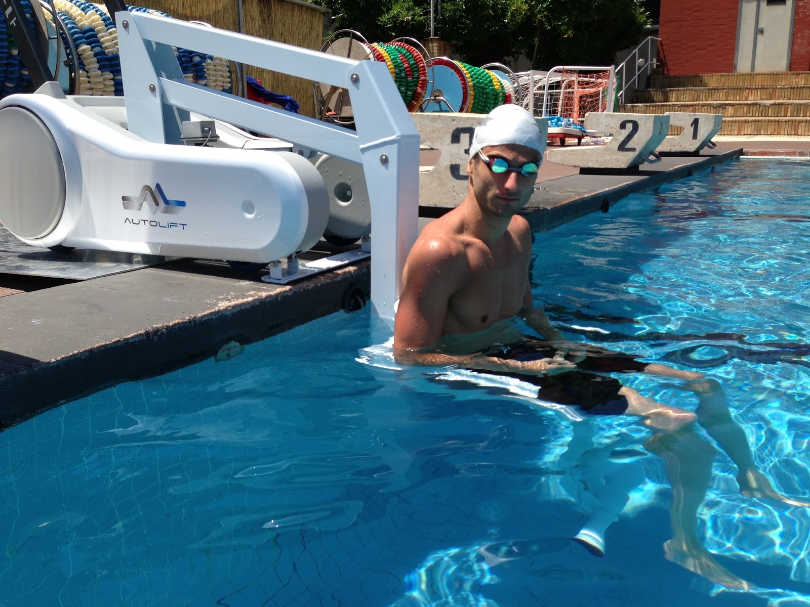 Mobility Products for Disabled People Pool Access Lift for swimmers