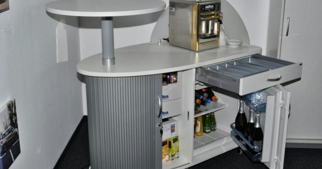 Colour up your office !: Mobiler Kaffeeschrank bei Fiat Deutschland in