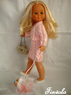 Conjunto de chaqueta y falda de ochos en lana rosa suave ( también en
