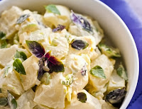 Salada de Batata com Mix de Manjericão Salada de Batata com Mix de Manjericão (vegana)
