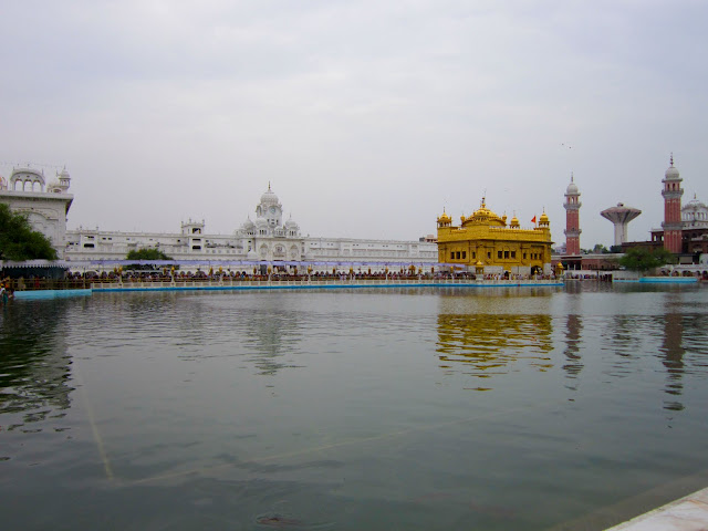 Golden Temple Wallpaper