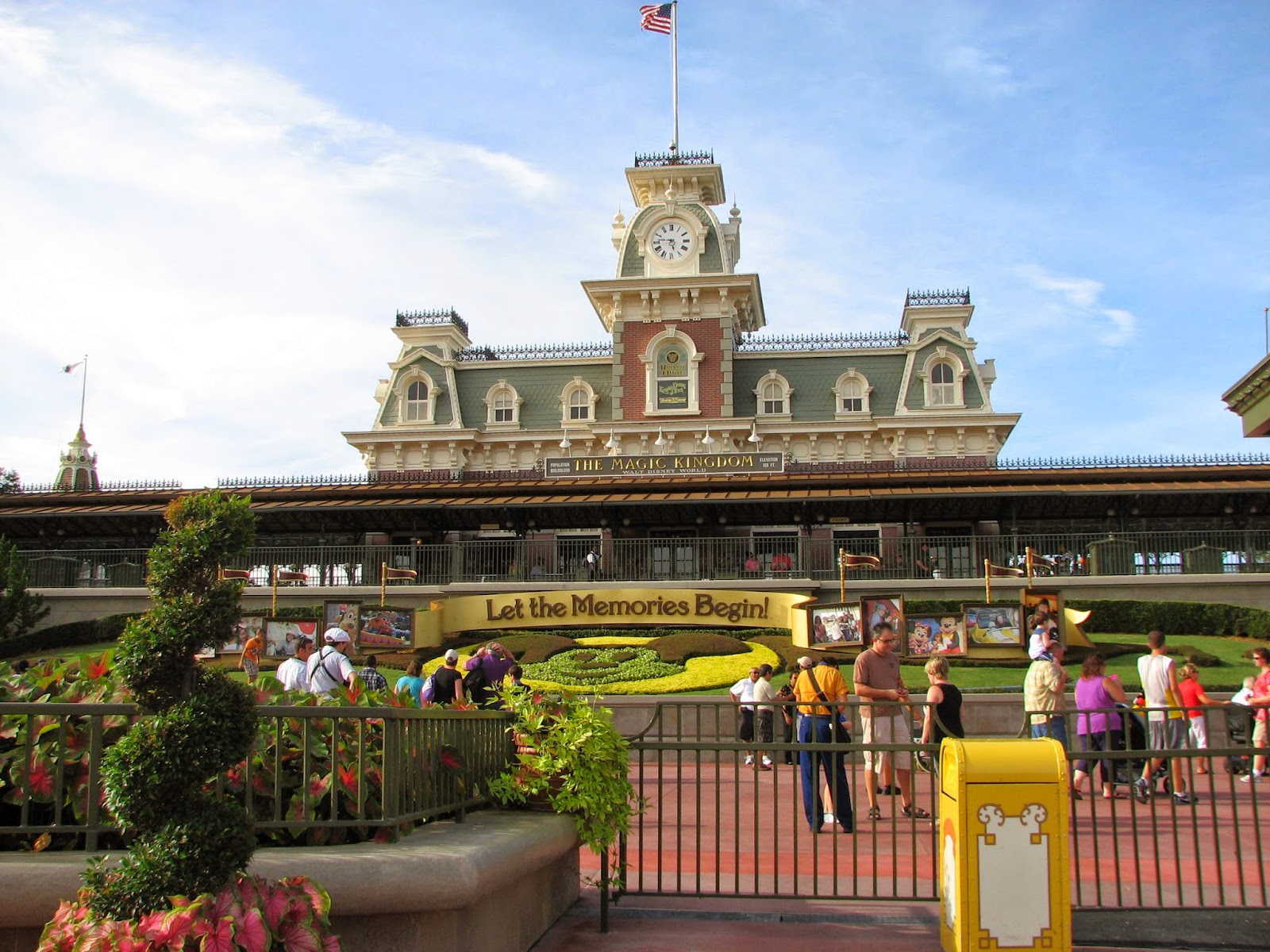 Bonao Internacional DISNEY ' S MAGIC KINGDOM PUERTA DE ENTRADA A UN