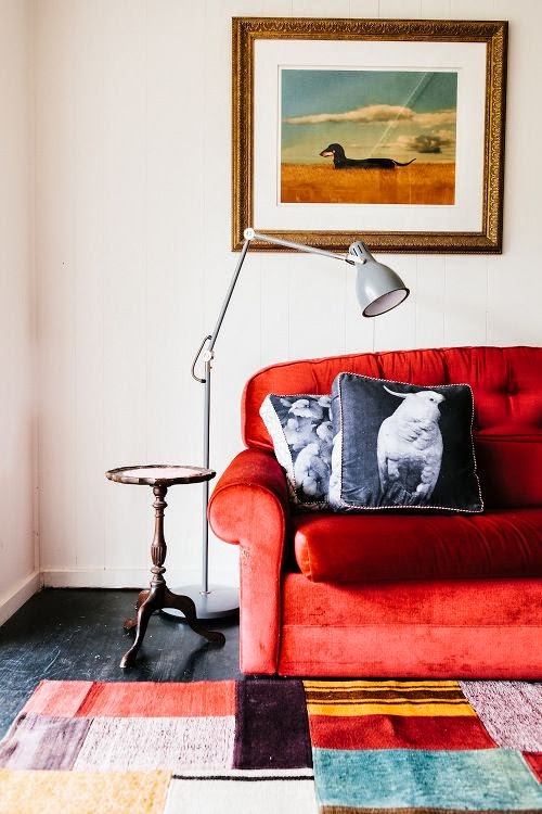 25 ideas de decoración de salas: que poner al lado del sofa Mesas para salon clasicas 2017