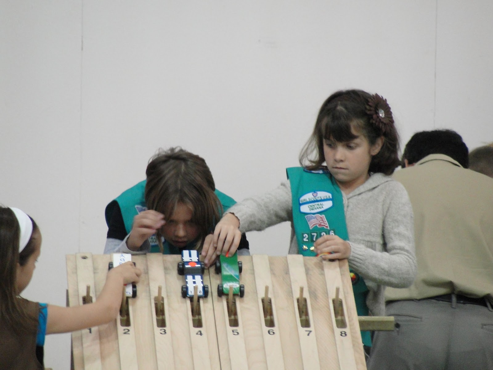 Girl Scout's Powder Puff Pinewood Derby Girls get to Make a Car and