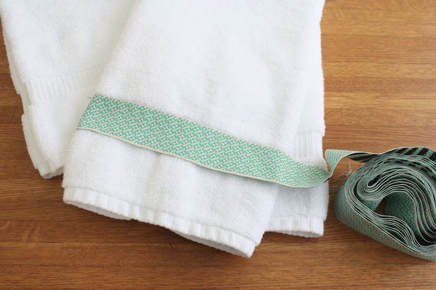 Meet Me in Philadelphia Towels Customized with Vintage Ribbon {An Easy