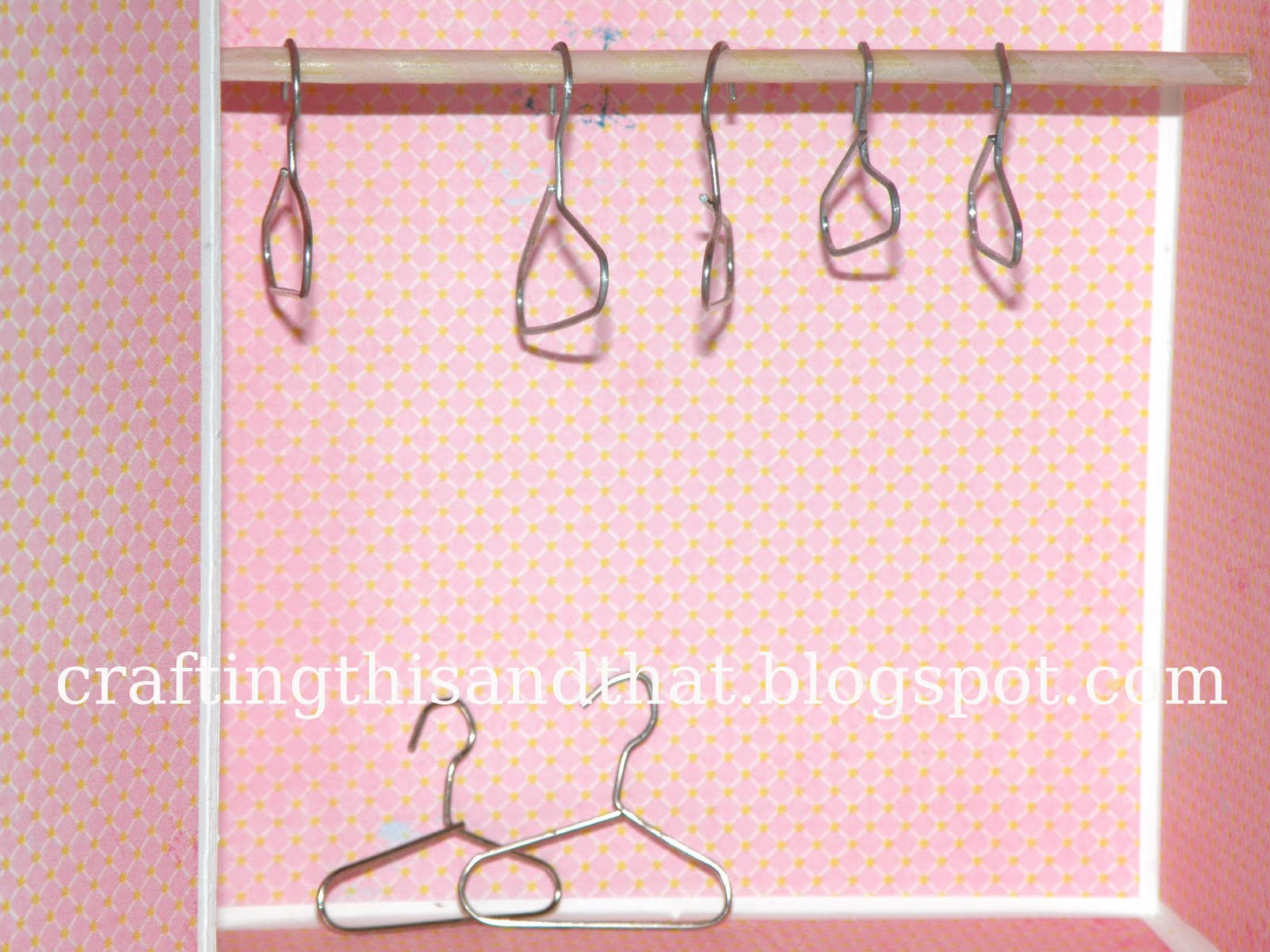 paperclip hangers Hanger, Paper clip, Crafts