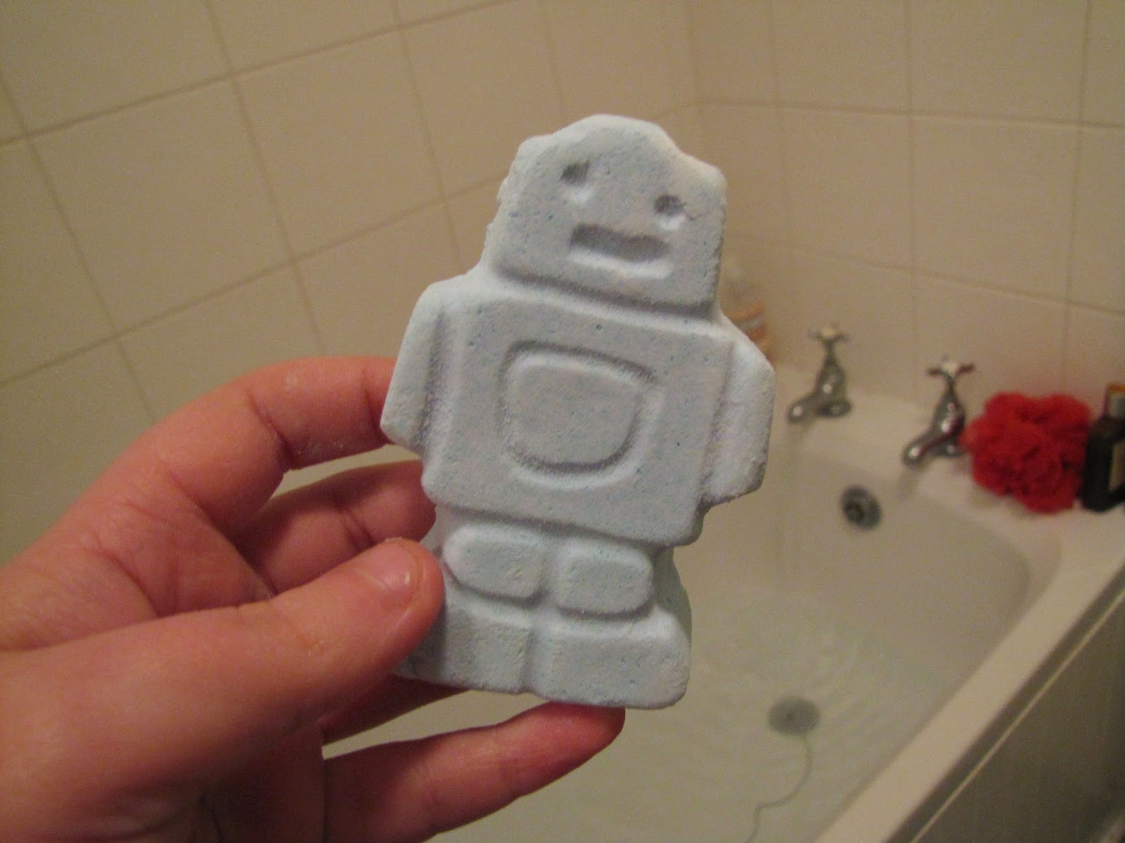 Vintage and Vans Lush Ickle Baby Bot Bath Bomb Review