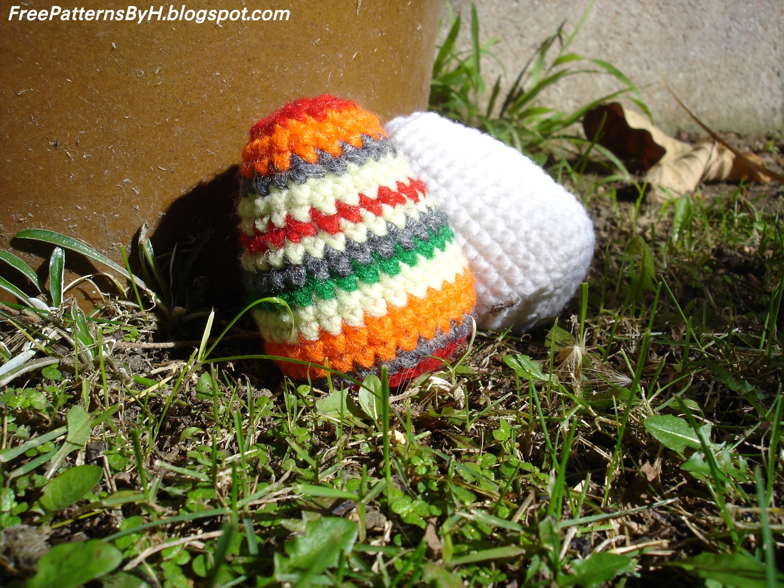 Free Patterns by H: Easter Egg Amigurumi