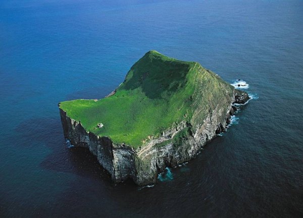 Remote Island Houses Remote Island Houses