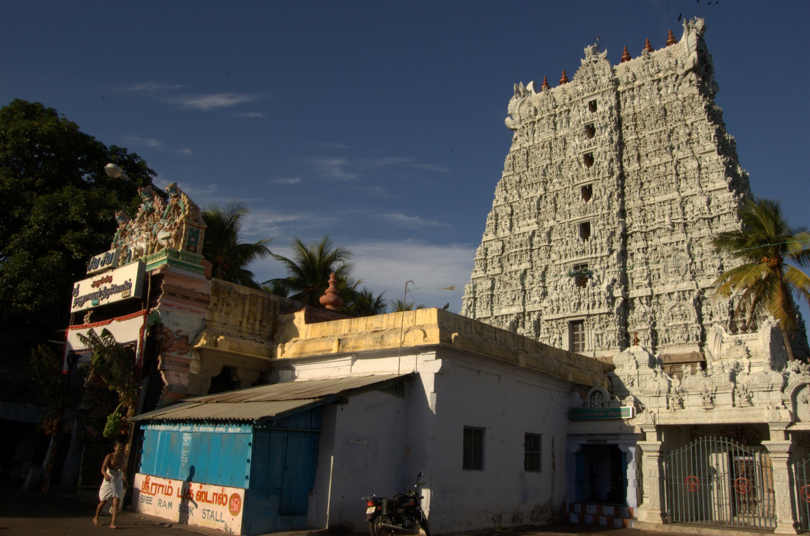 venkat photos Nagaraja kovil,Thanumalayan temple,Suchindrum bridge