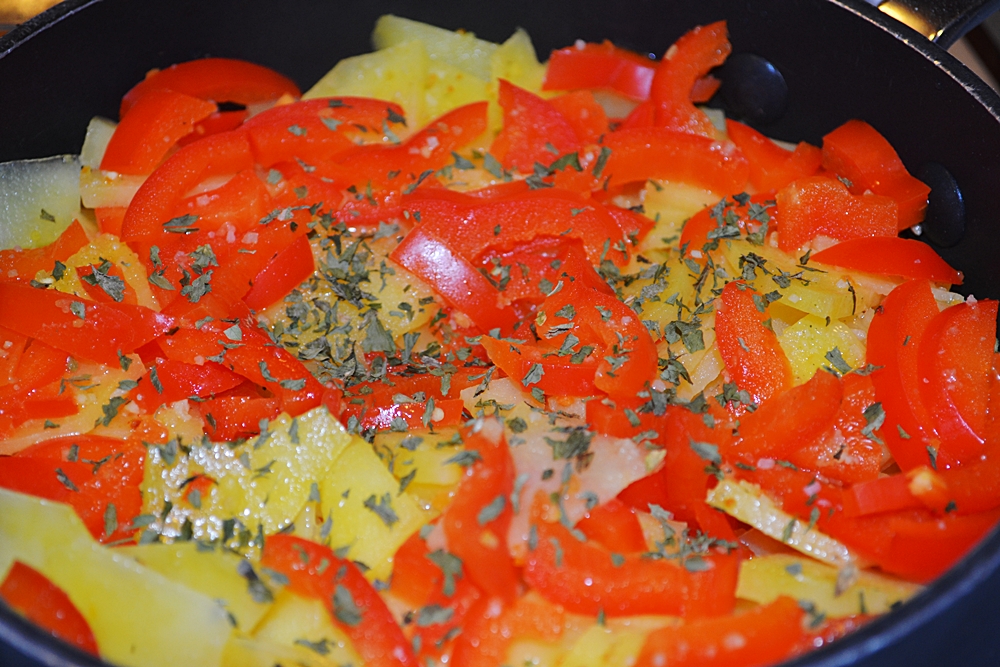 Lea's Cooking Beef with Bell Pepper and Potatoes