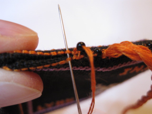 Lynn B �s finishing instructions for cross stitch Halloween cross