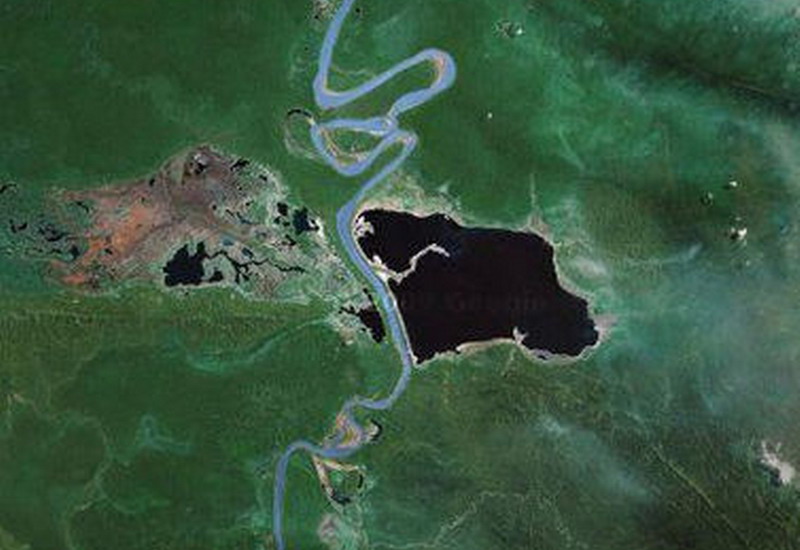 Danau, Gunung dan Sungai: Danau Rombebai