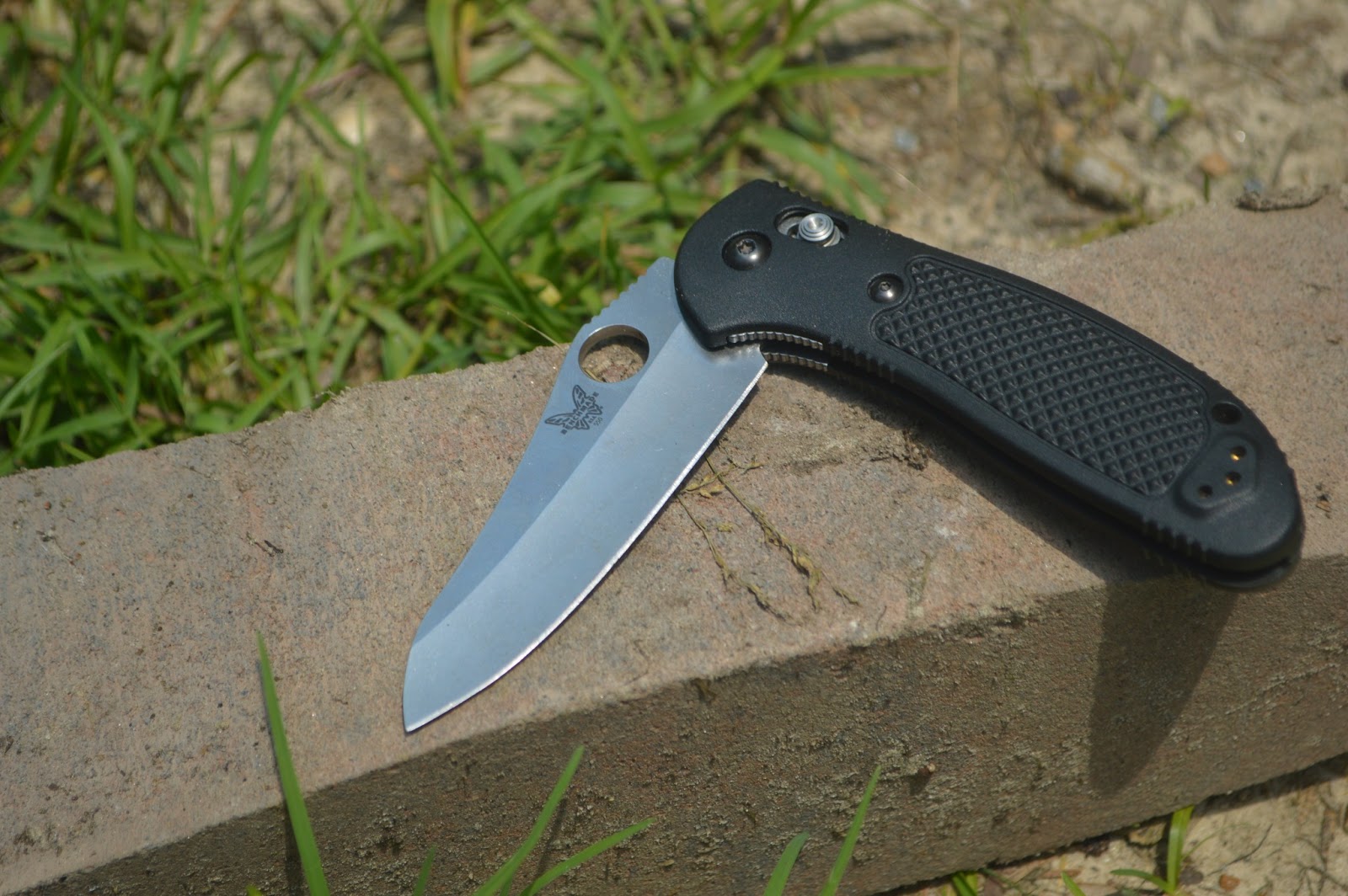 Best Survival Knives and Best Folding Knives Benchmade Griptilian Review