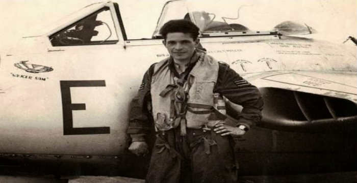 Roland Hughes: Ο Βρετανός πιλότος που έπεισε υπουργό για τα UFO Roland Hughes: Ο Βρετανός πιλότος που έπεισε υπουργό για τα UFO