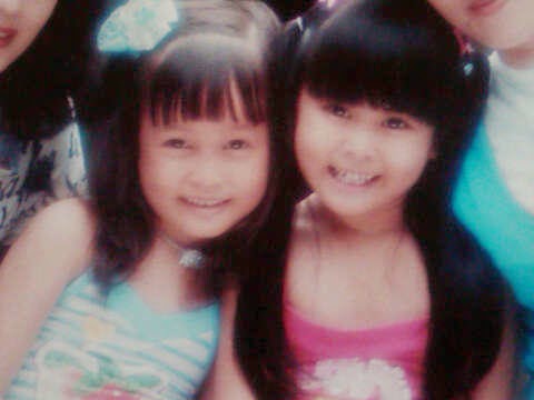 Foto Delima Rizky JKT48 Waktu Masih Kecil Bersama Dengan Nadila Foto Delima Rizky JKT48 Waktu Masih Kecil Bersama Dengan Nadila