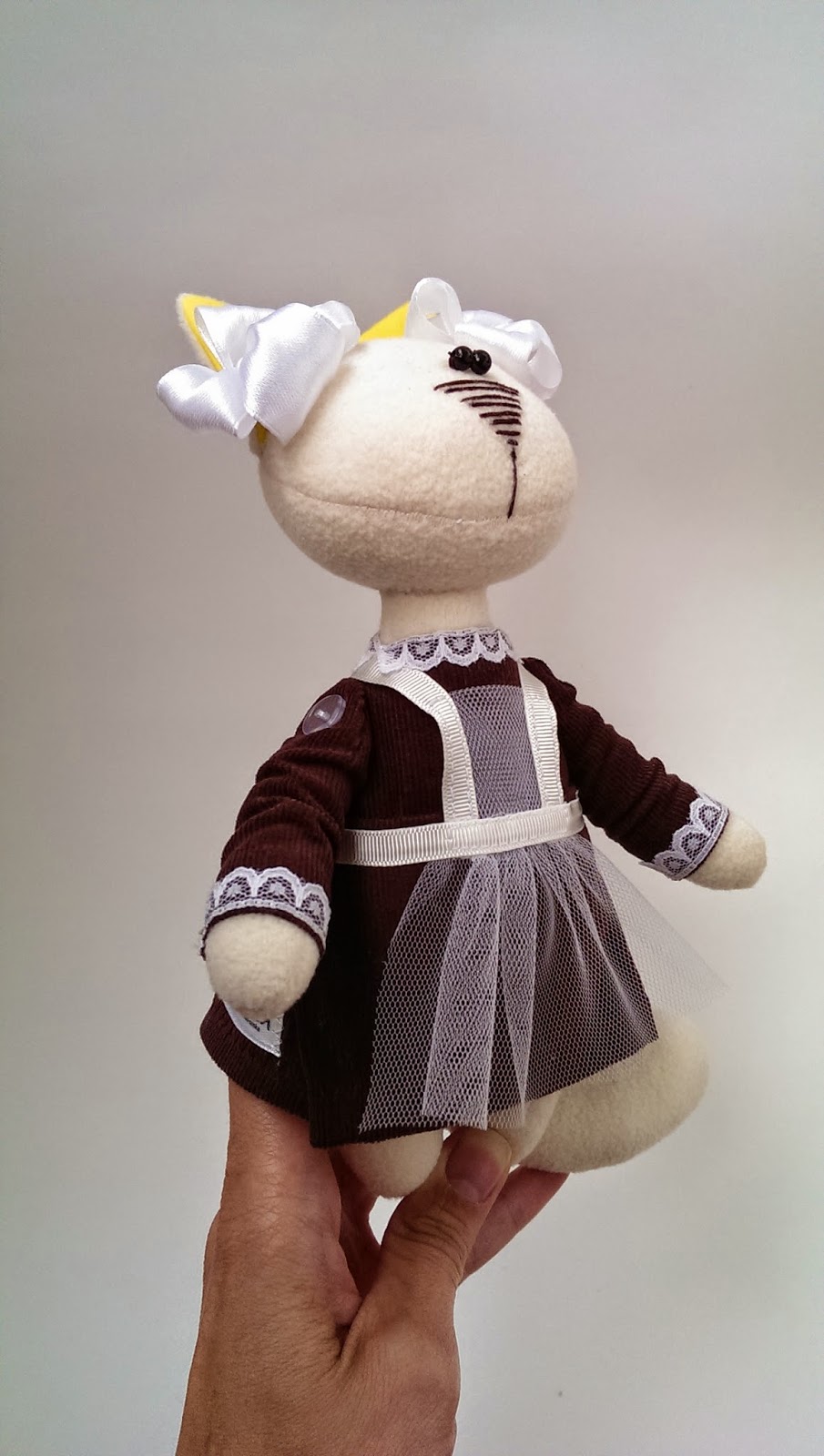 авторская игрушка кошка школьница
