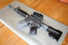 Cakes by Nicola: Military Rifle Cake