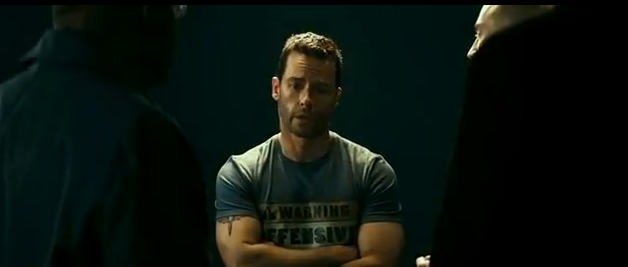 Lock-Out 2012 sci-fi movie starring Guy Pearce as Snow to rescue the presidential daughter in a maximum security prison in outer space