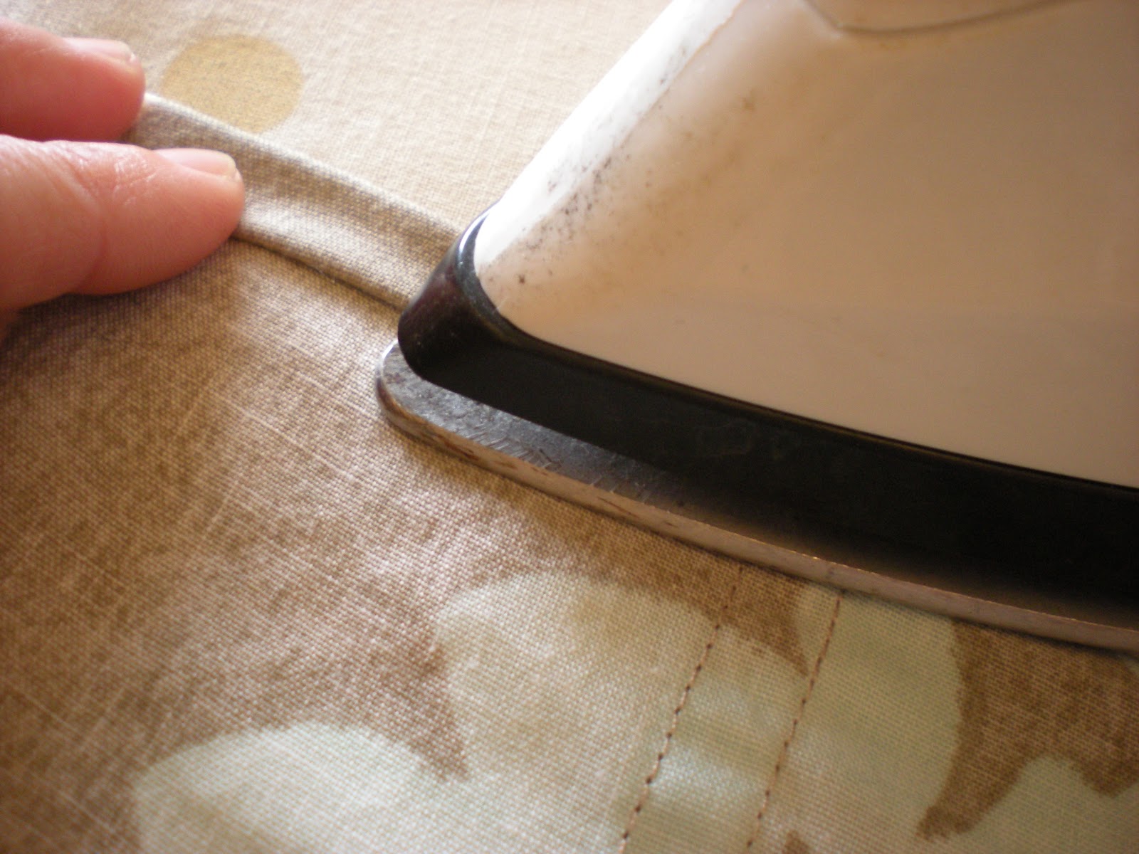 growmama Tutorial vintage pillowcase to bag