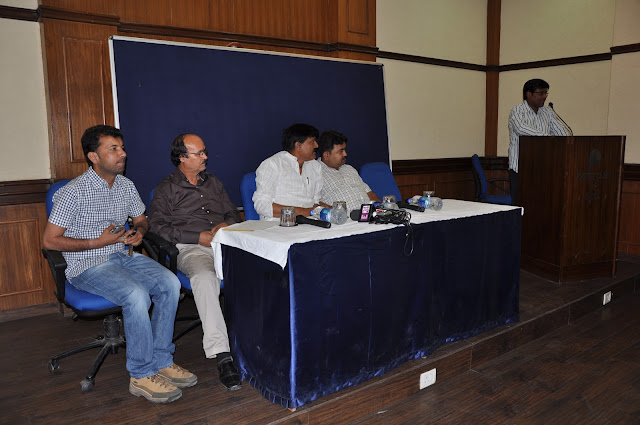 Manoj Bhawuk addressing  press conference of Vishwa Bhojpuri Sammelan