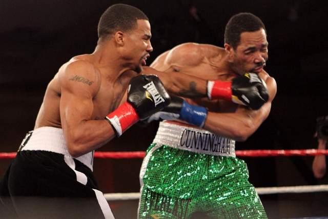 Dirrell Finishes Cunningham In Two