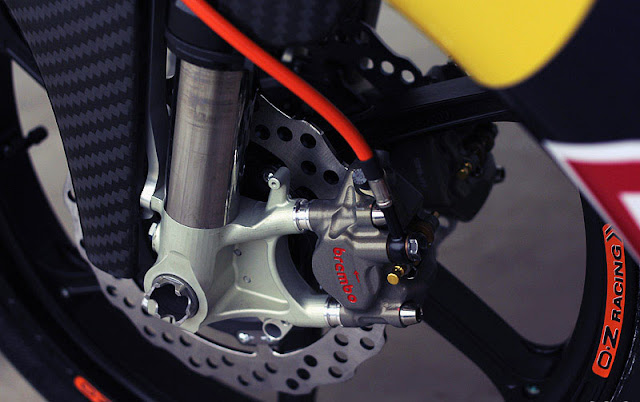 Machines de courses ( Race bikes ) - Page 11 Ktm+GPR+250+moto3+cortese+2012+motosblog.fr+05