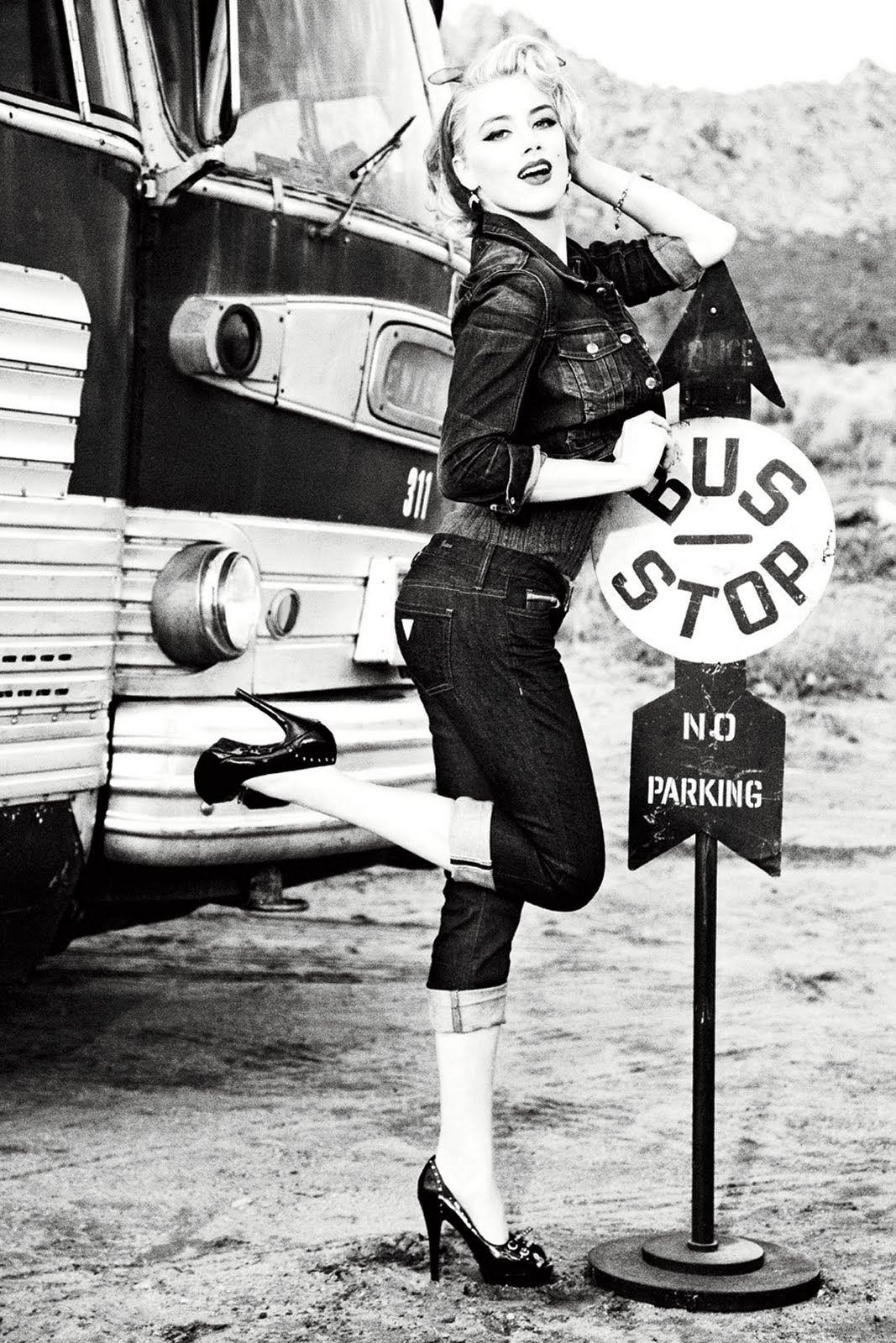 http://4.bp.blogspot.com/-EYm1NwXop3I/TjWDFfwP-YI/AAAAAAAAGw0/nPAguix9lFo/s1600/Amber_Heard_Guess_Jeans_Fall_2011_Photoshoot_by_Ellen_von_Unwerth_02.jpg