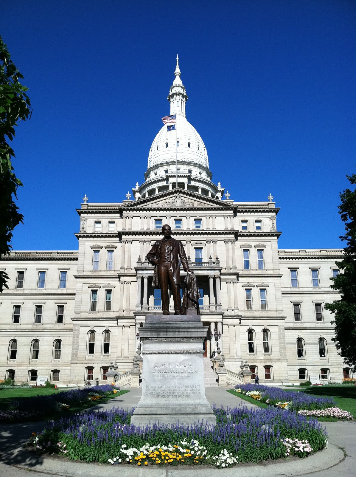 Lansing Capital Tours Yuppie Traveler