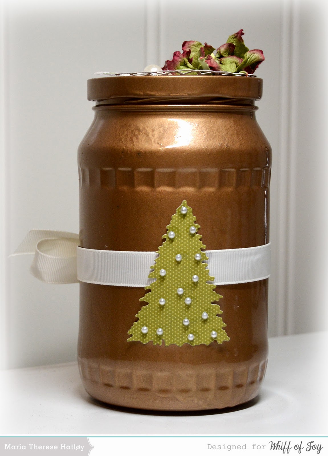 Me myself and scrapping Golden Christmas