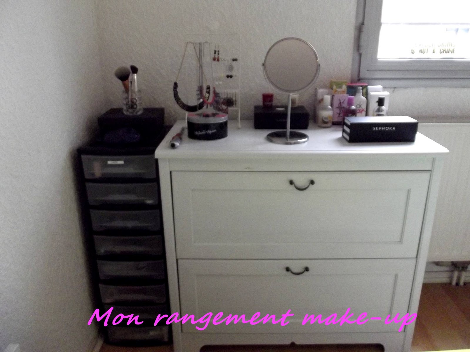 Laure a un blog !: mon rangement make up !