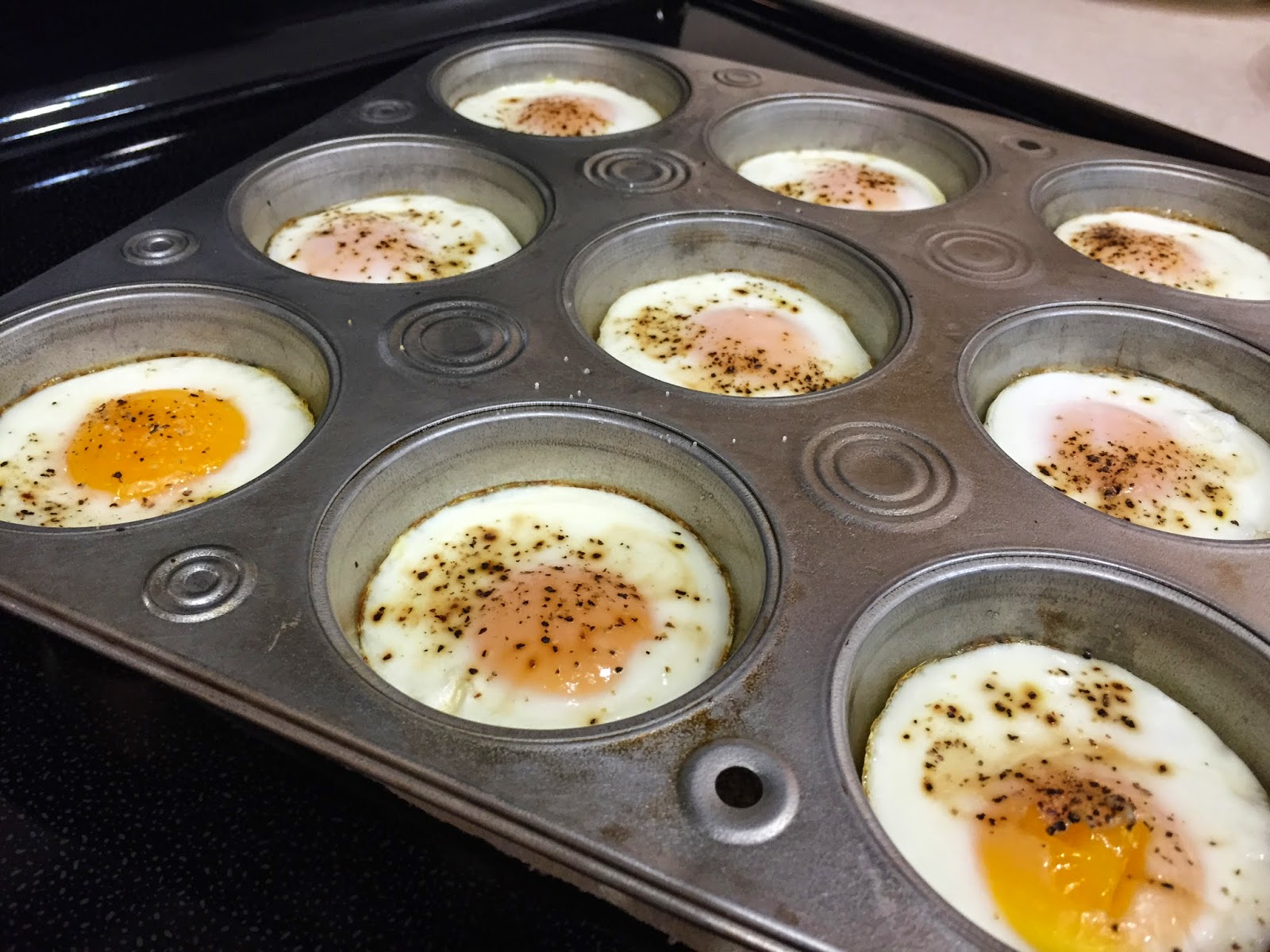 Brandi Raae: Bake Eggs In Muffin Tins ~ It Works!