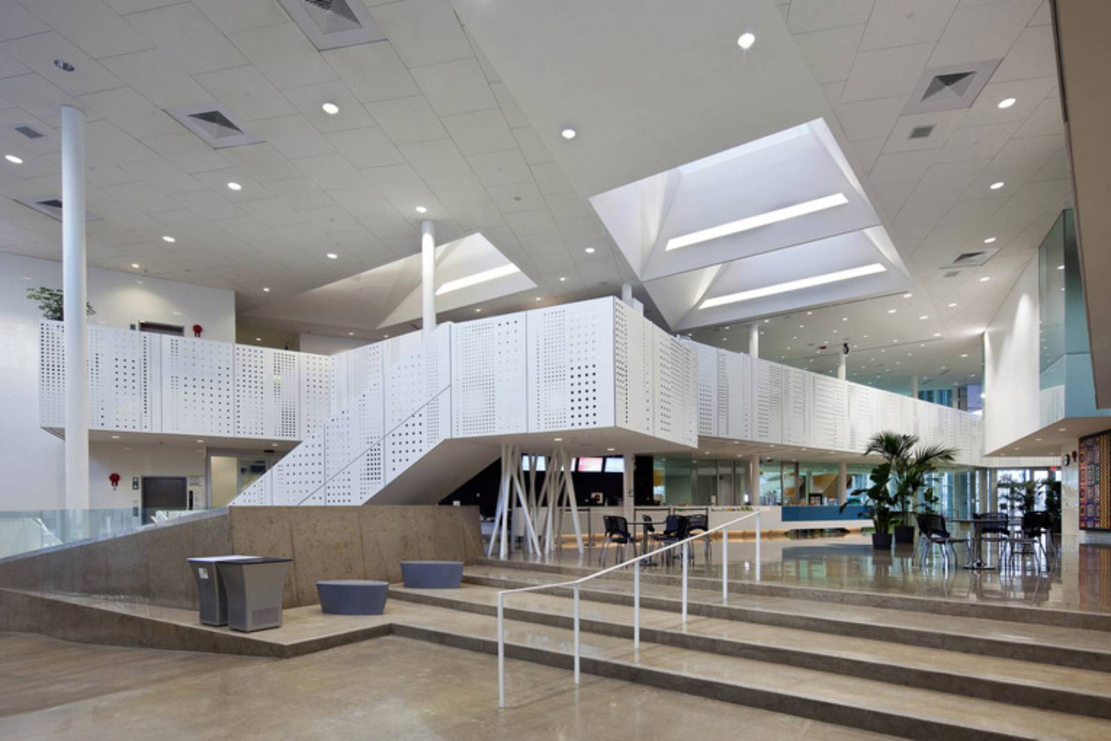 COMMONWEALTH COMMUNITY RECREATION CENTER BY MJMA A As Architecture