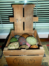 1 DOZEN PRIM EGGS / WOOD CRATE