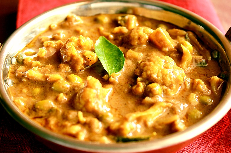 Rinku's Kitchen Treats Cauliflower and Peas Masala Kerala Style
