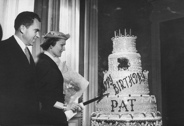 Amazing Historical Photo of Pat Nixon  in 1957 