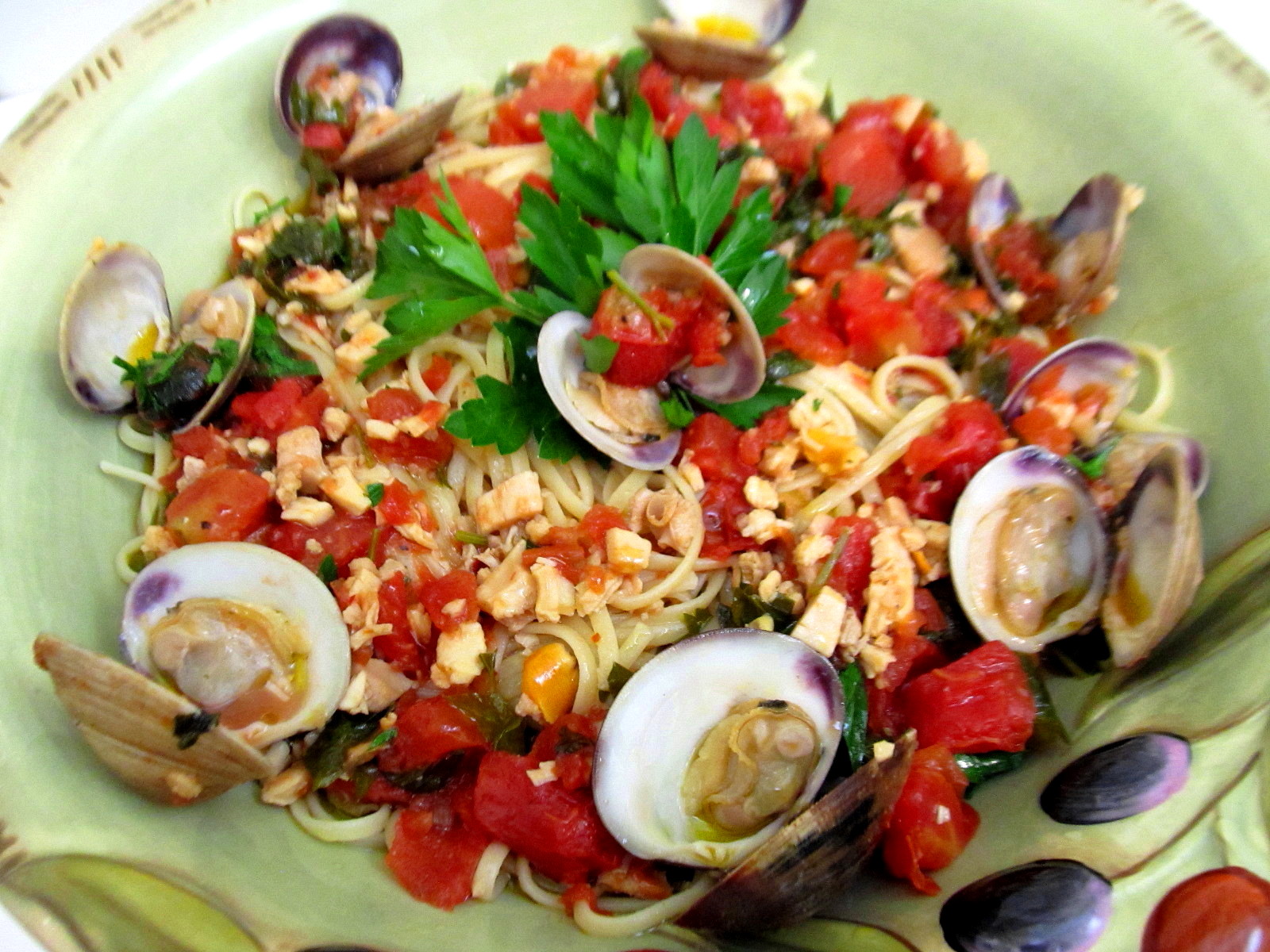 Food and Thrift Red Clam Sauce with Linguine