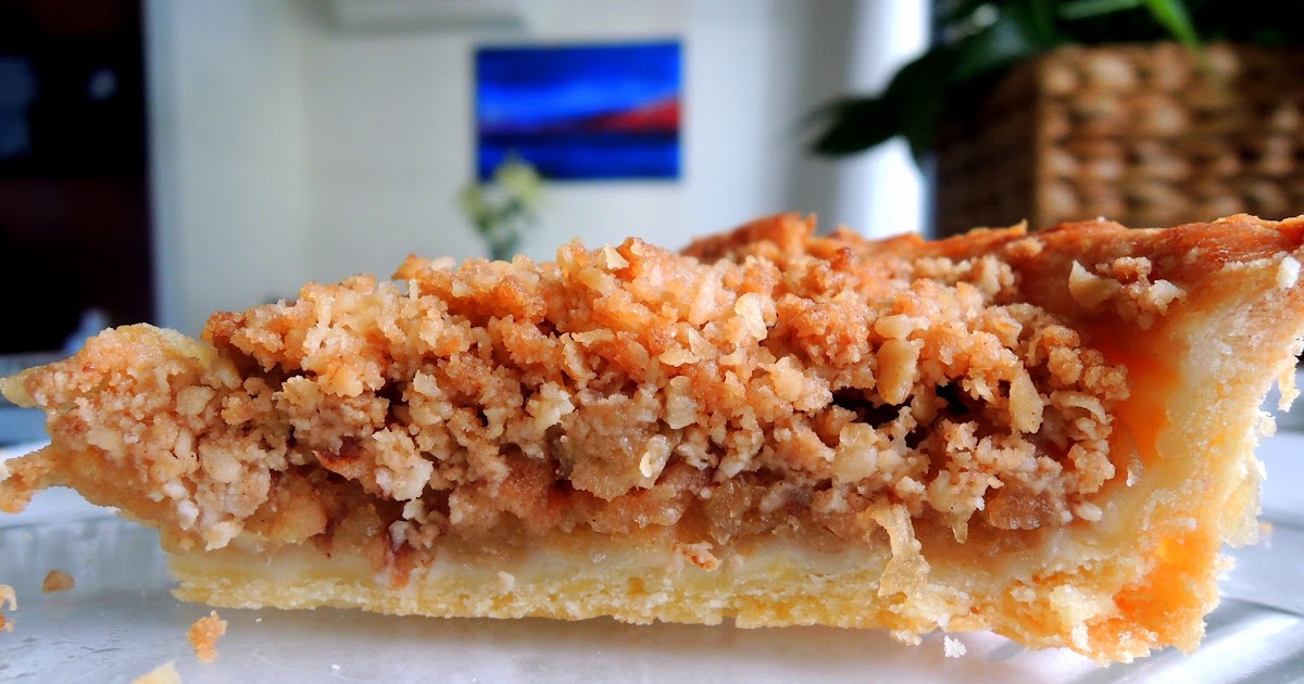 Around the World in favorite recipes Apple crumble pie