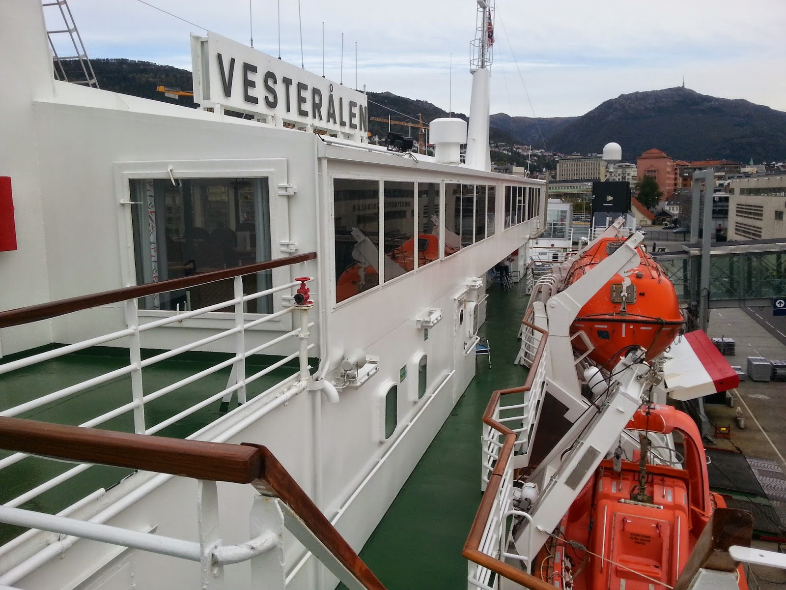 Hurtigruten MS Vesterålen - Open Decks Hurtigruten MS Vesterålen - Open Decks