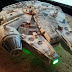 “Star Wars”- Noivos recebem incrível bolo baseado na Millennium Falcon