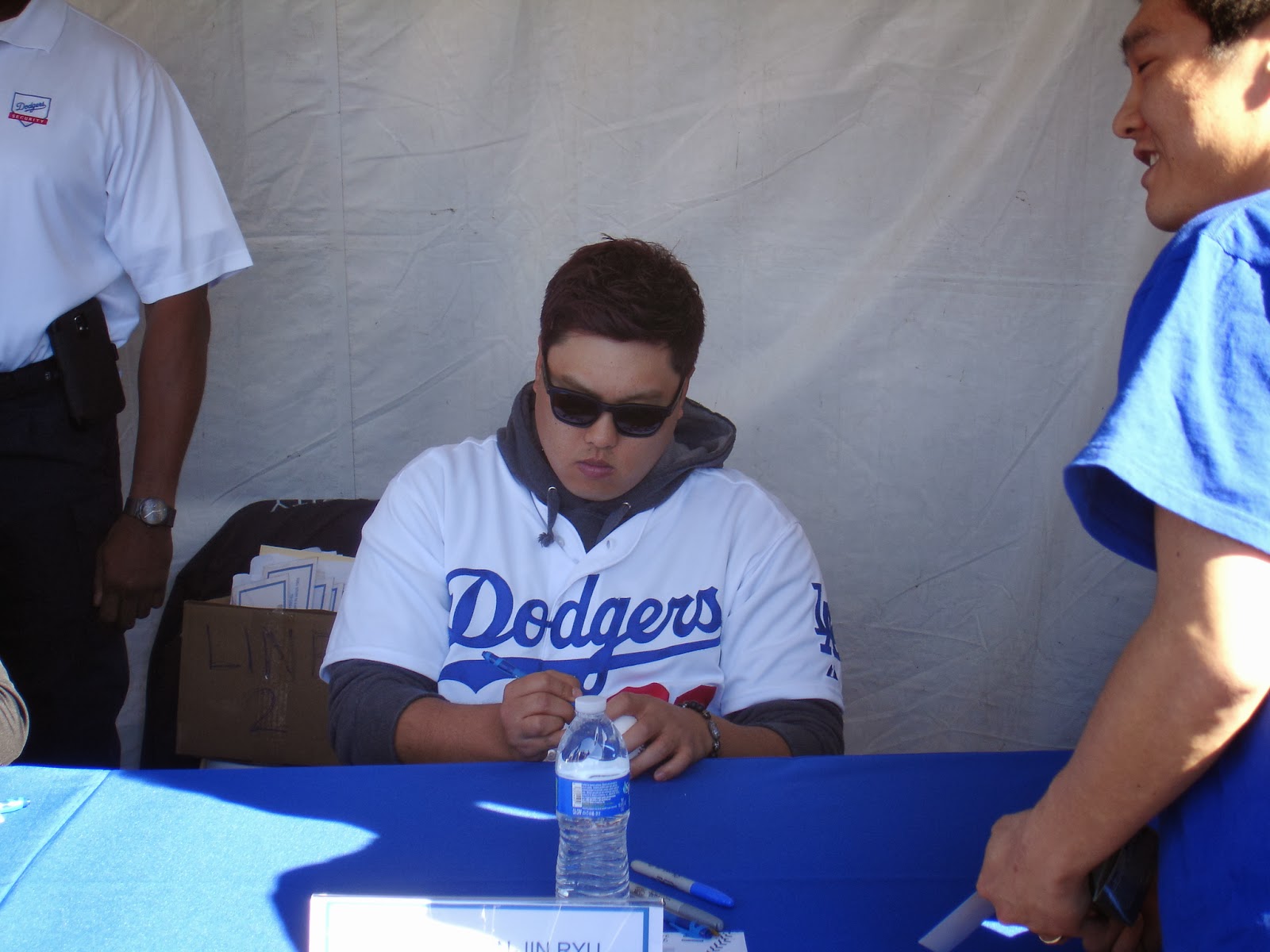 Dodgers Blue Heaven: Hyun-Jin Ryu to Sign Autographs at Viva Los