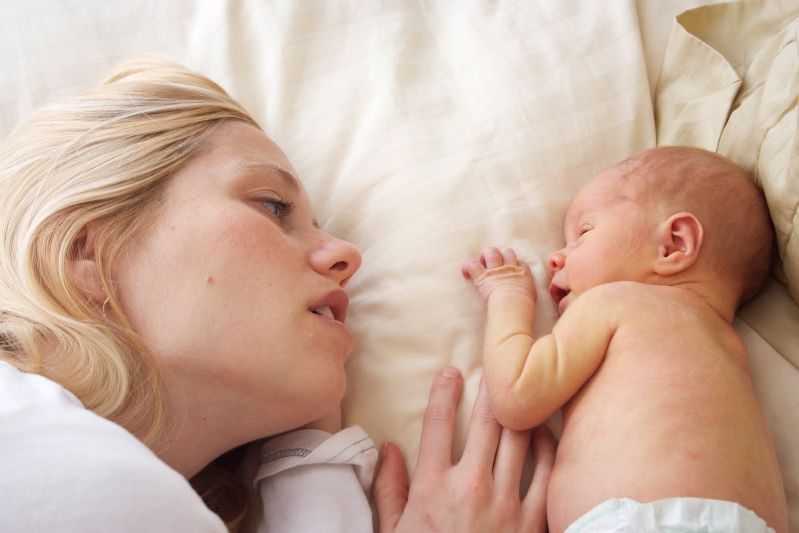 A Nursing Mother Видео Скачать A Nursing Mother Видео Скачать