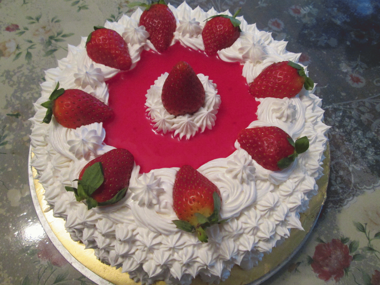 yan's cottage KEK STRAWBERRY YOGURT